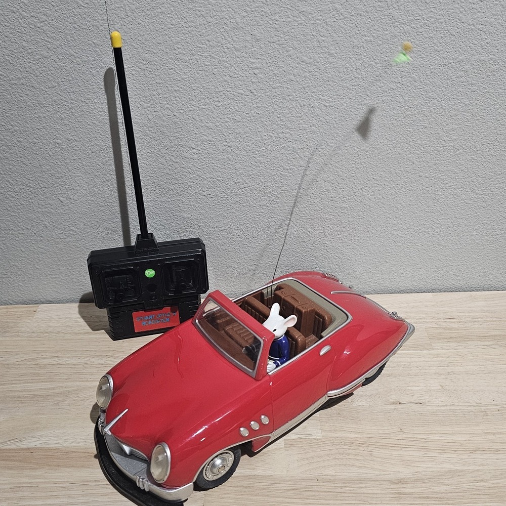 VTG Radio Shack Stuart Little R/C Radio Control Roadster Red Car 1999 Works